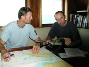 Anthony & Christian besprechen den Nitrox-Kurs