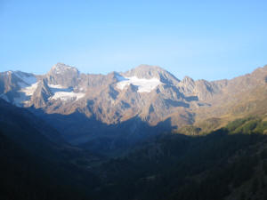 Sonnenaufgang am Gasthof Hochfirst