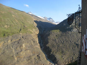 Blick vom Hochjochhospiz auf morgige Route